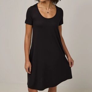 Wool& Maggie Merino Wool Swing Dress Black Medium Short Sleeve Scoop Neck Mini